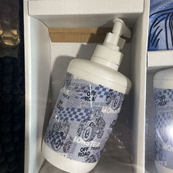 Oliva & Finn Shark 16 Piece Bath Set Blue One Size - Picture 4 of 6